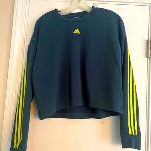 Adidas slightly cropped lightweight sweatshirt size M